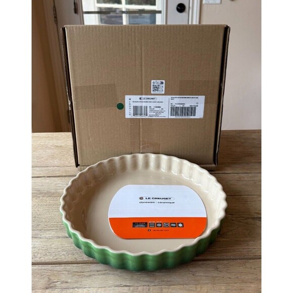 NEW Le Creuset Stoneware Fluted Flan/Pie/Tarte Baking Dish 11" 2.1L Bamboo Green